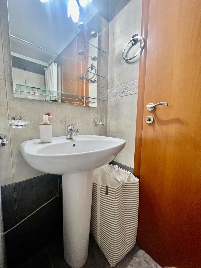 Apartamento Elegant Downtown Retreat Kalamata Exterior foto