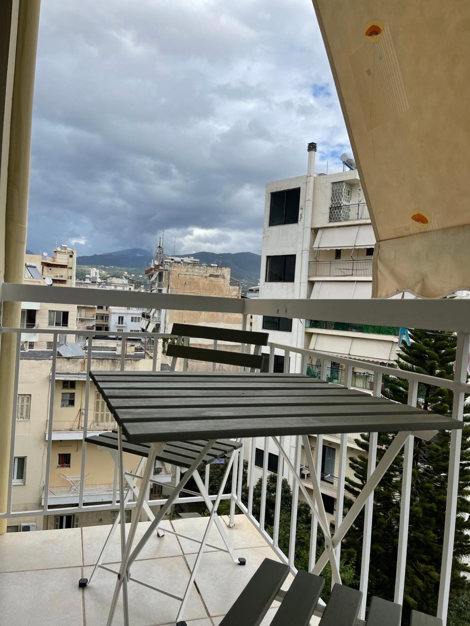Apartamento Elegant Downtown Retreat Kalamata Exterior foto